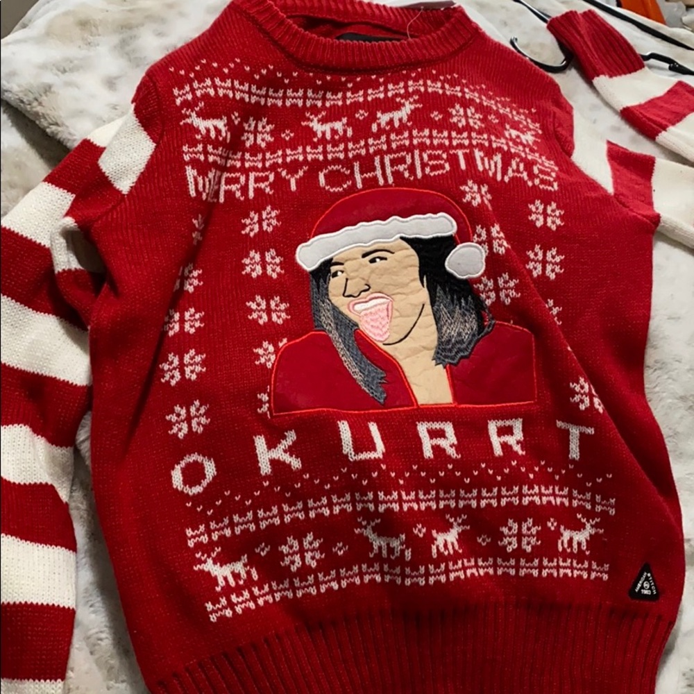 “Cardi b”christmas sweater ⛄️